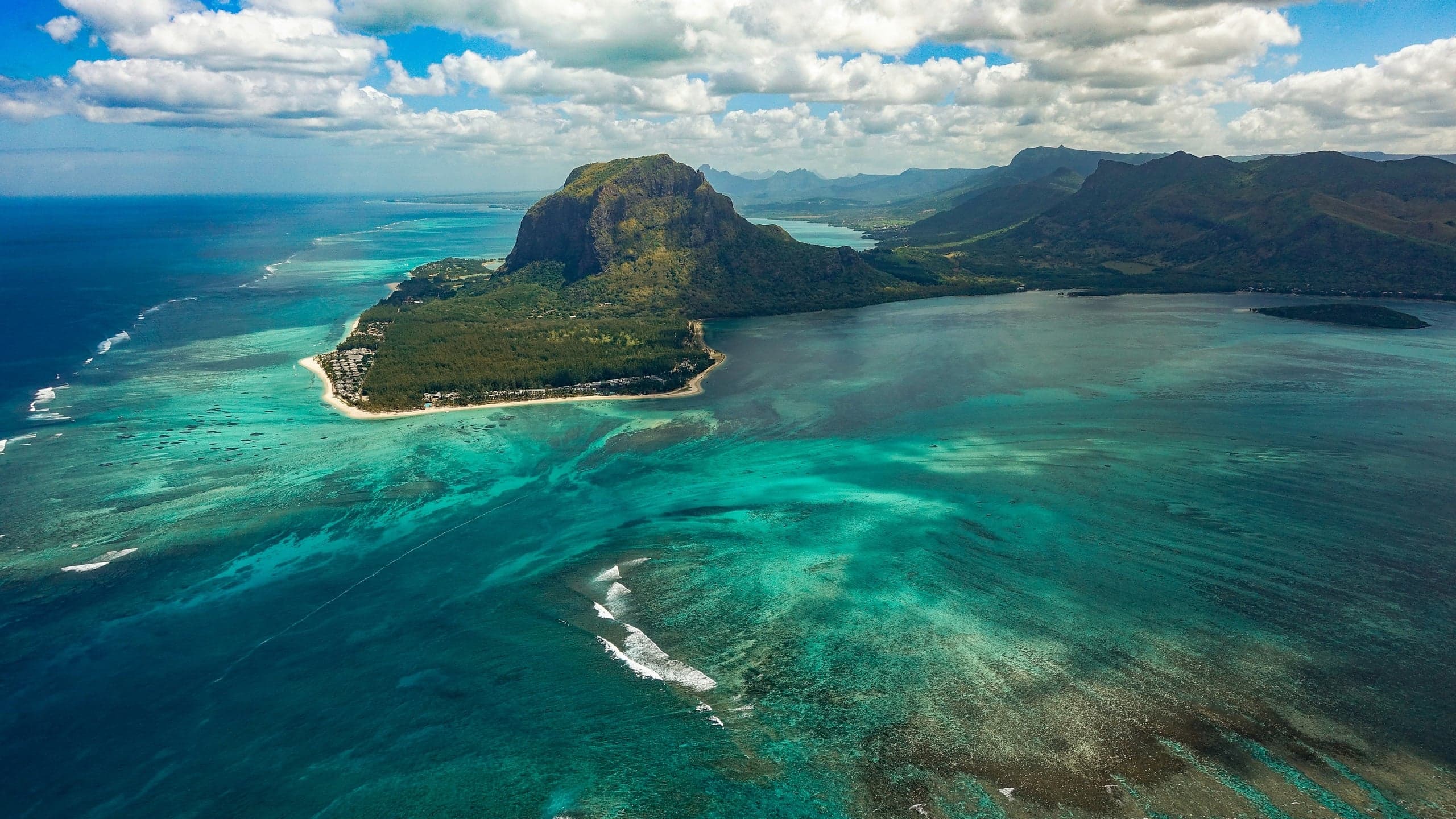 01-Le-Morne-Lagoon-Aerial-2560x1440